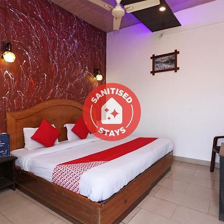 Oyo 75571 Sai Pooja Lodging Hotel Mumbai Exterior photo